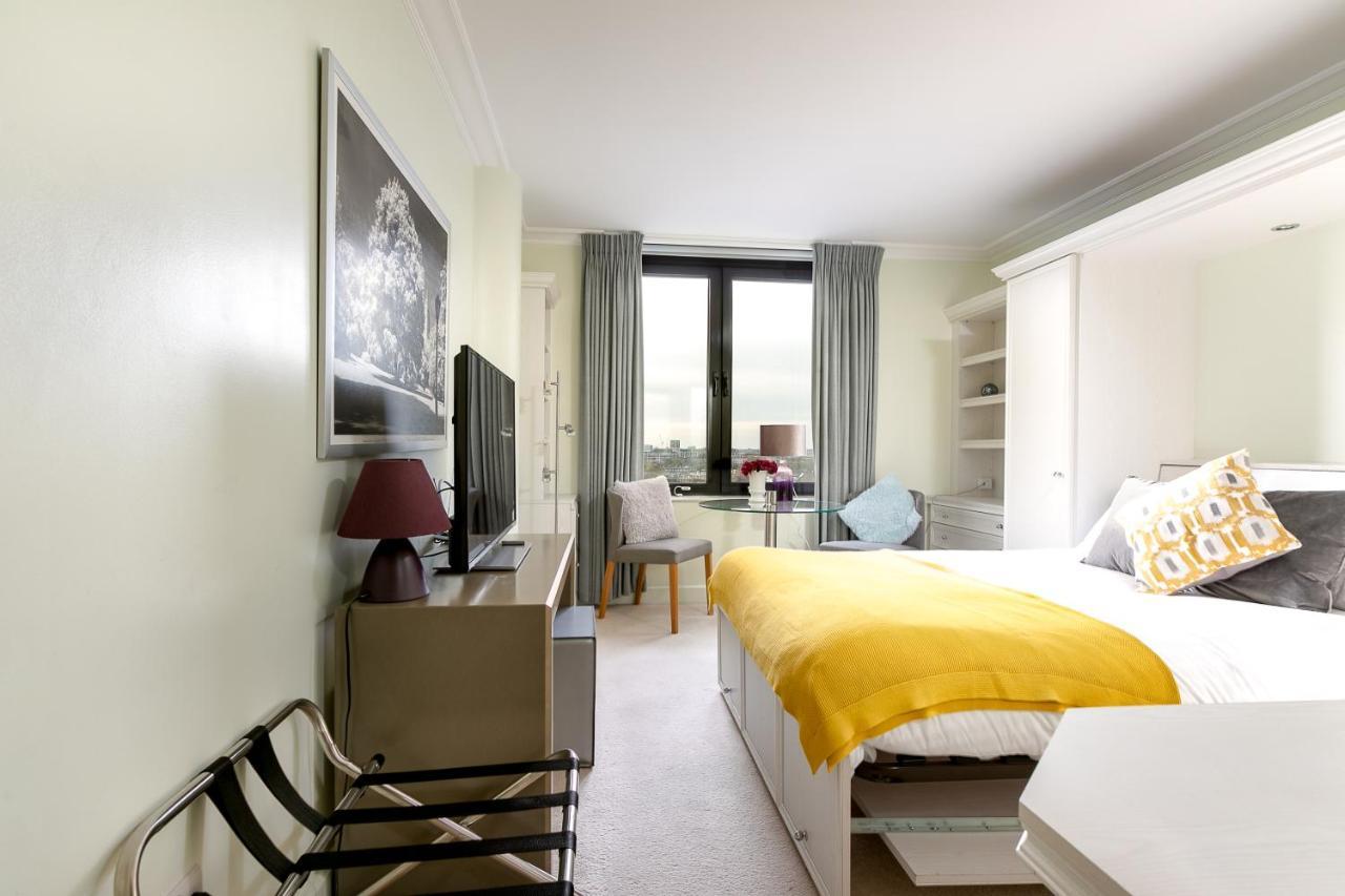 Point West Apartments Londra Dış mekan fotoğraf