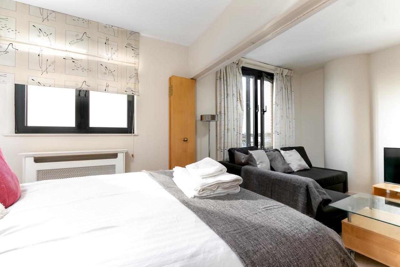 Point West Apartments Londra Dış mekan fotoğraf